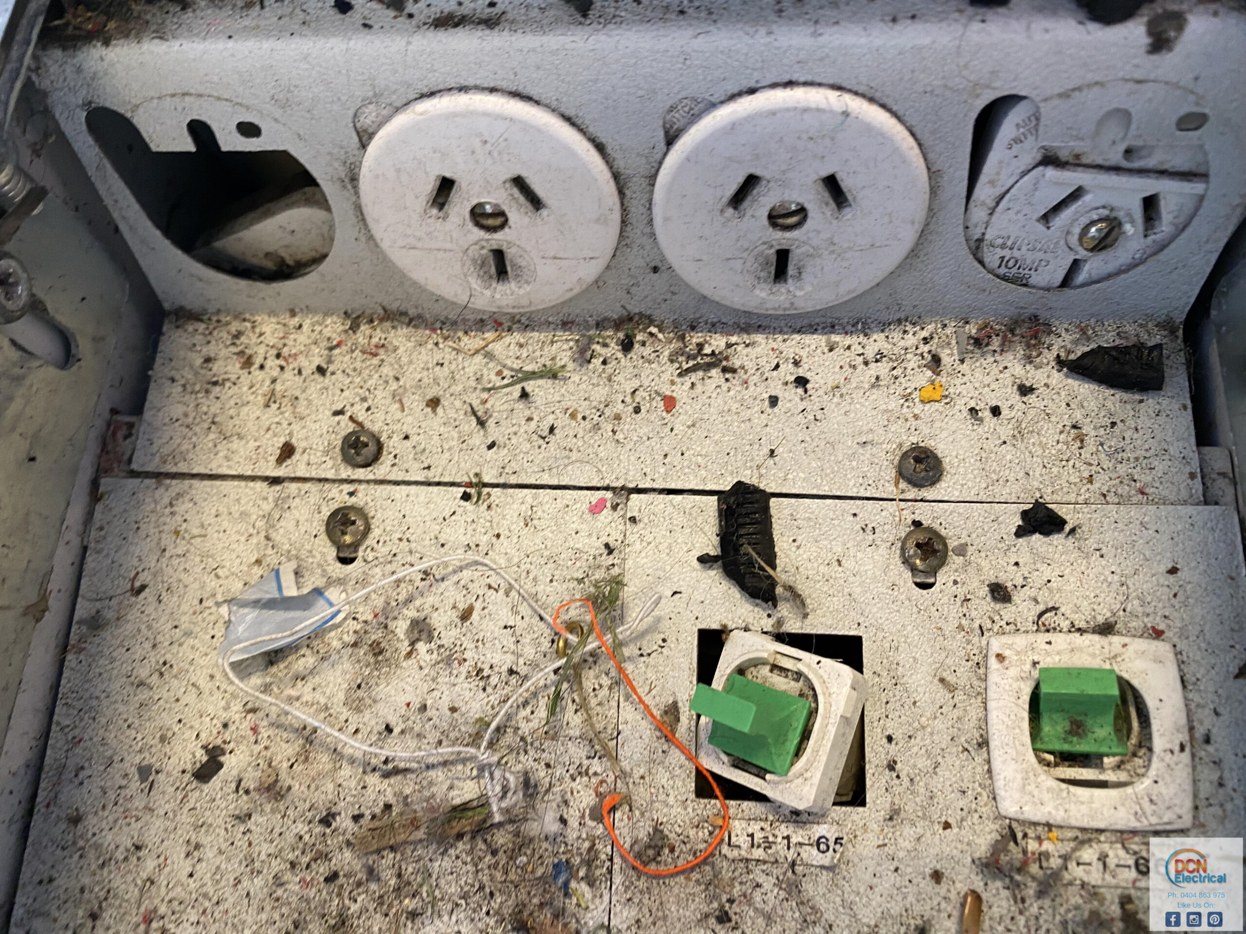4 broken power points in a floor box